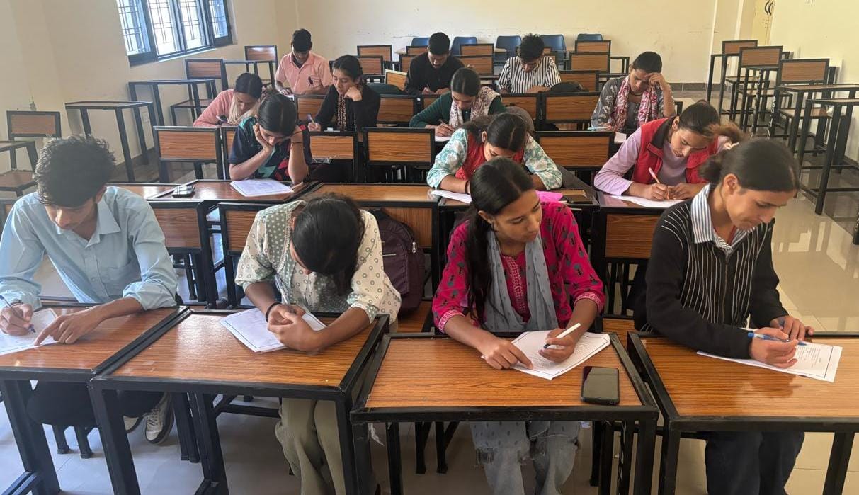 उत्तराखंड राज्य के 25 वें स्थापना दिवस के उपलक्ष्य में राजकीय महाविद्यालय थत्यूड में विभिन्न प्रतियोगिताओं का आयोजन