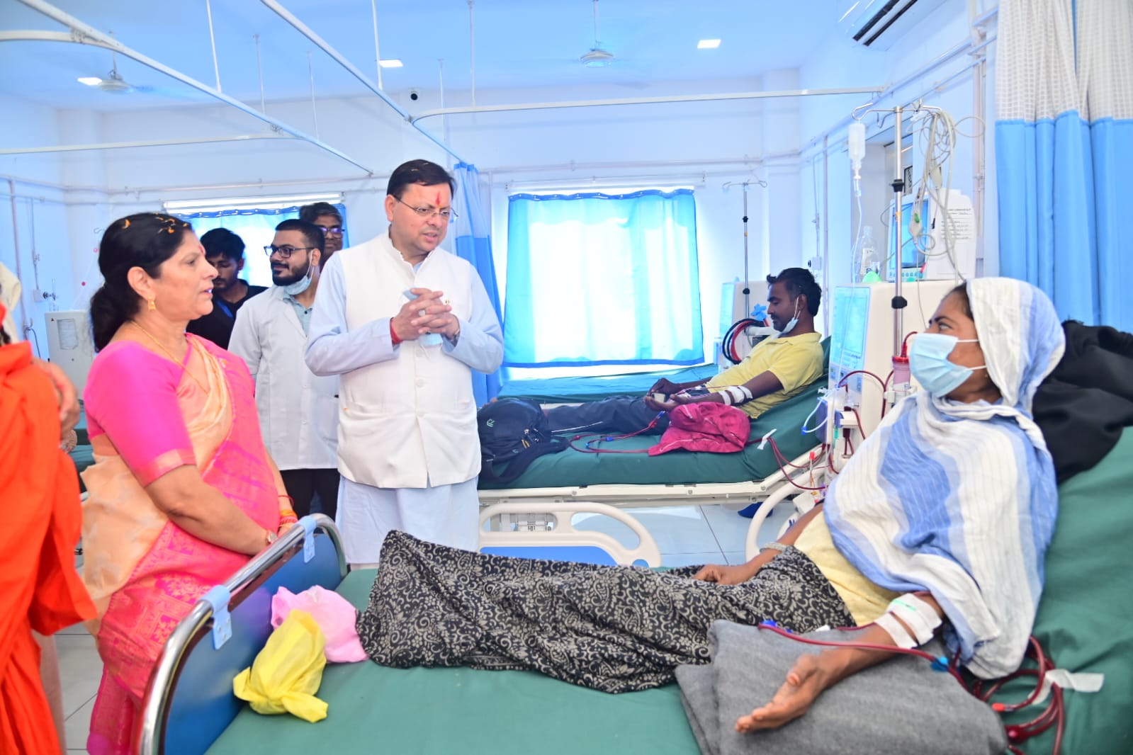 मुख्यमंत्री धामी ने रुड़की में दीपक सावित्री ग्लोबल हॉस्पिटल एंड हार्ट केयर में आयुष्मान कार्ड योजना का किया  शुभारंभ