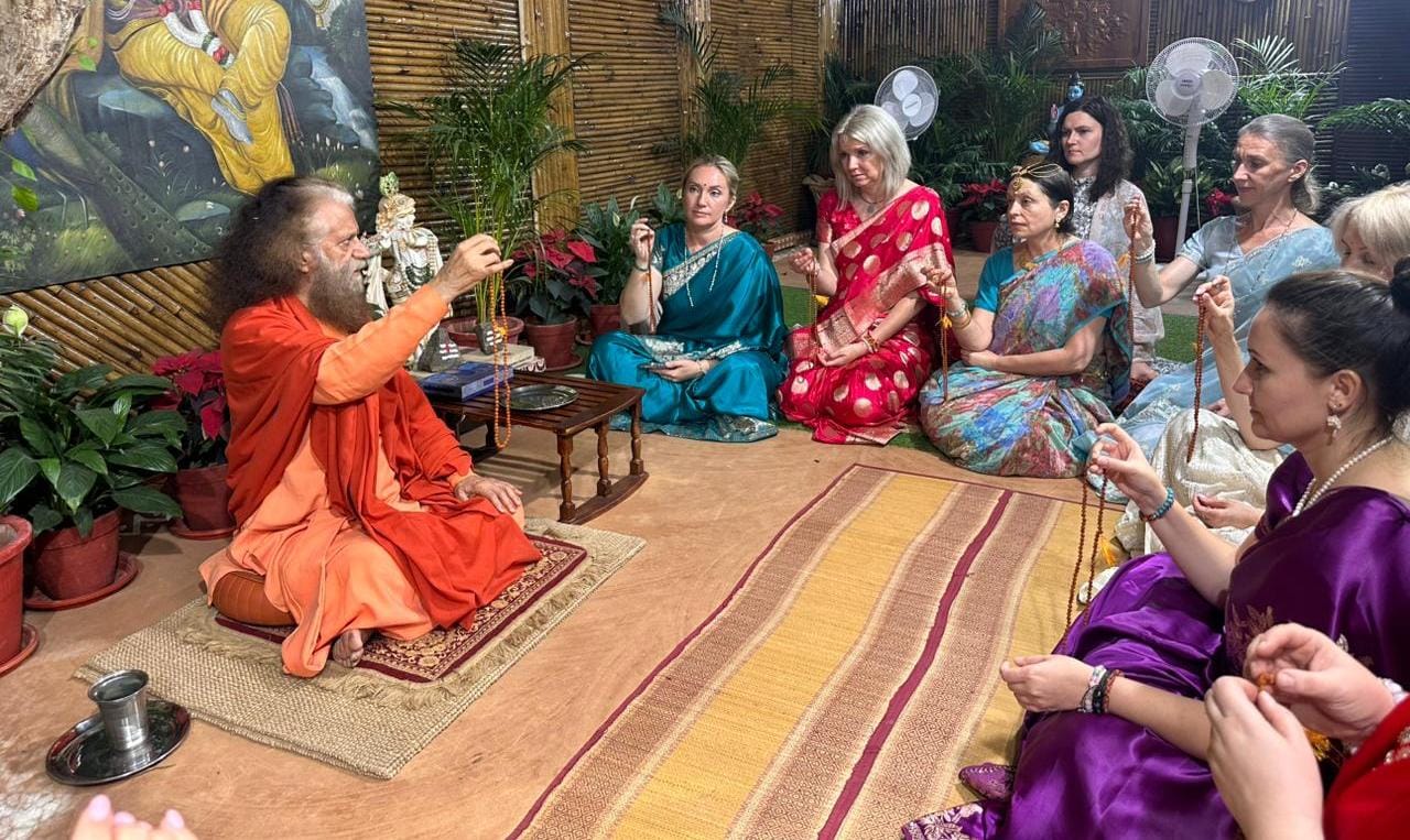 परमार्थ निकेतन परिवार ने सभी श्रद्धालुओं को दीं छठ पर्व संध्या अघ्र्य की हार्दिक शुभकामनाएँ