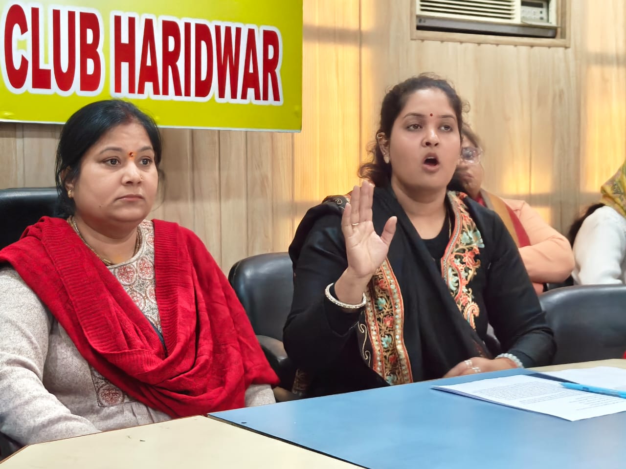 नूरपुर पंजनहेड़ी मामले में आरोपी अतुल चौहान की पत्नी ने मुख्यमंत्री से लगायी निष्पक्ष जांच और न्याय की गुहार