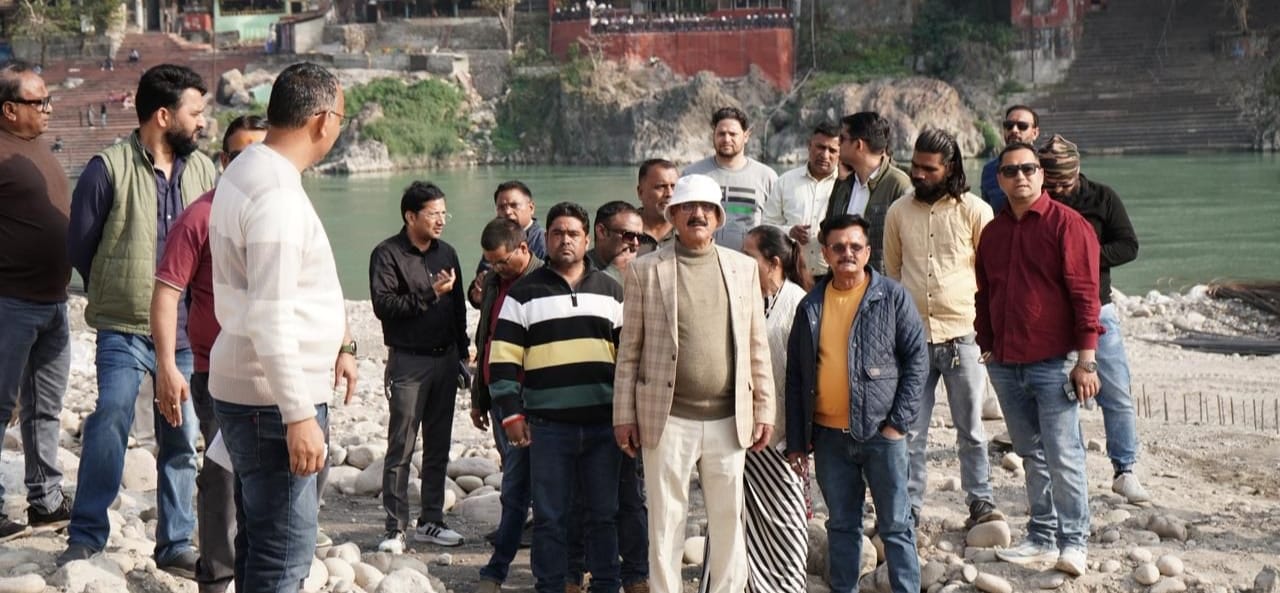 मुनीकीरेती ढाललवाला मे निर्माणाधीन कार्यों का कैबिनेट मंत्री सुबोध उनियाल ने किया निरीक्षण