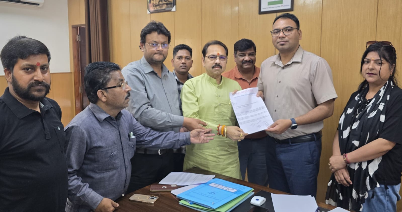 दुकानों पर लगाए जा रहे बोर्ड पर जीएसटी एवं मोबाइल नंबर भी अंकित किया जाए-डा.विशाल गर्ग