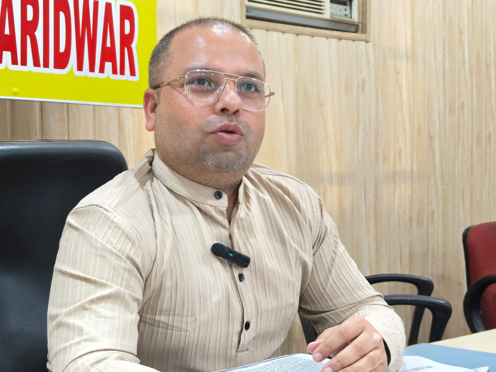 एसएसपी से की दो उपनिरीक्षकों पर मुकद्मा दर्ज करने की मांग