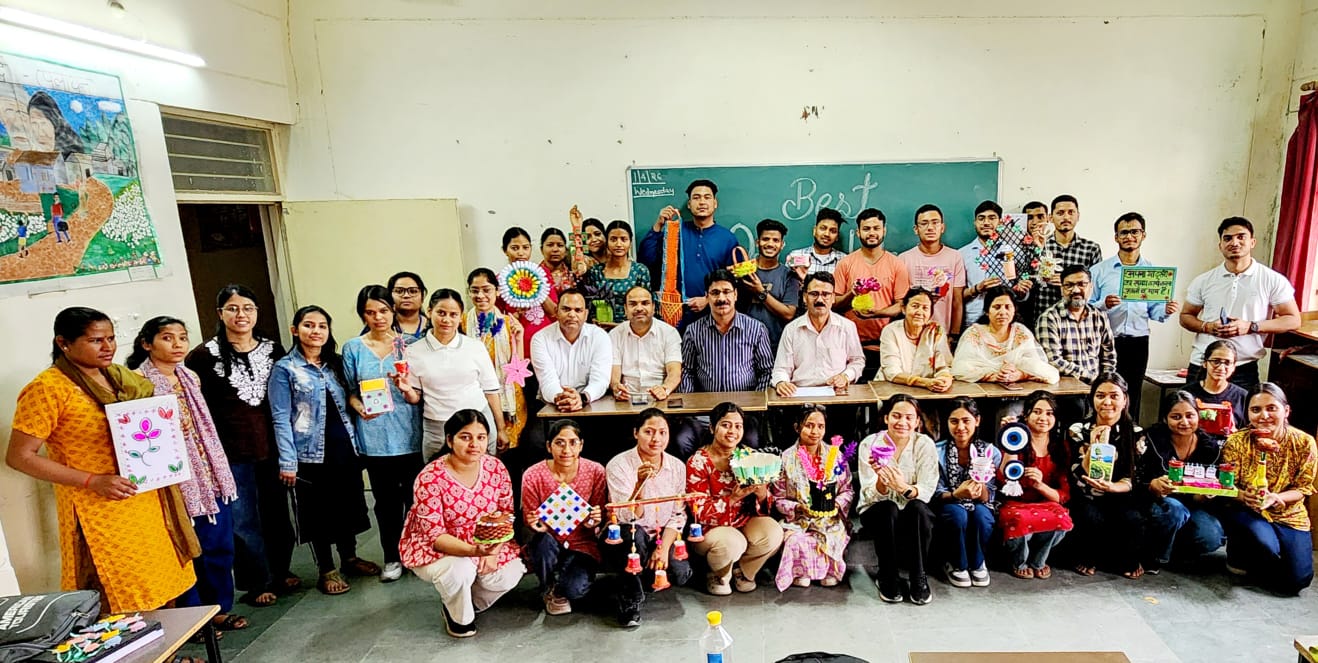 राजकीय स्नातकोत्तर महाविद्यालय कोटद्वार में “Best of Waste” विषय पर एक रचनात्मक गतिविधि का आयोजन