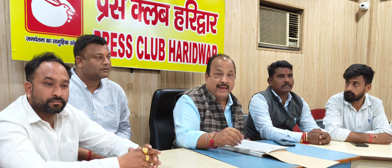 कांग्रेस कार्यकर्ताओं ने लगाया बैठक में उठाए मुद्दों को अनसुना करने का आरोप