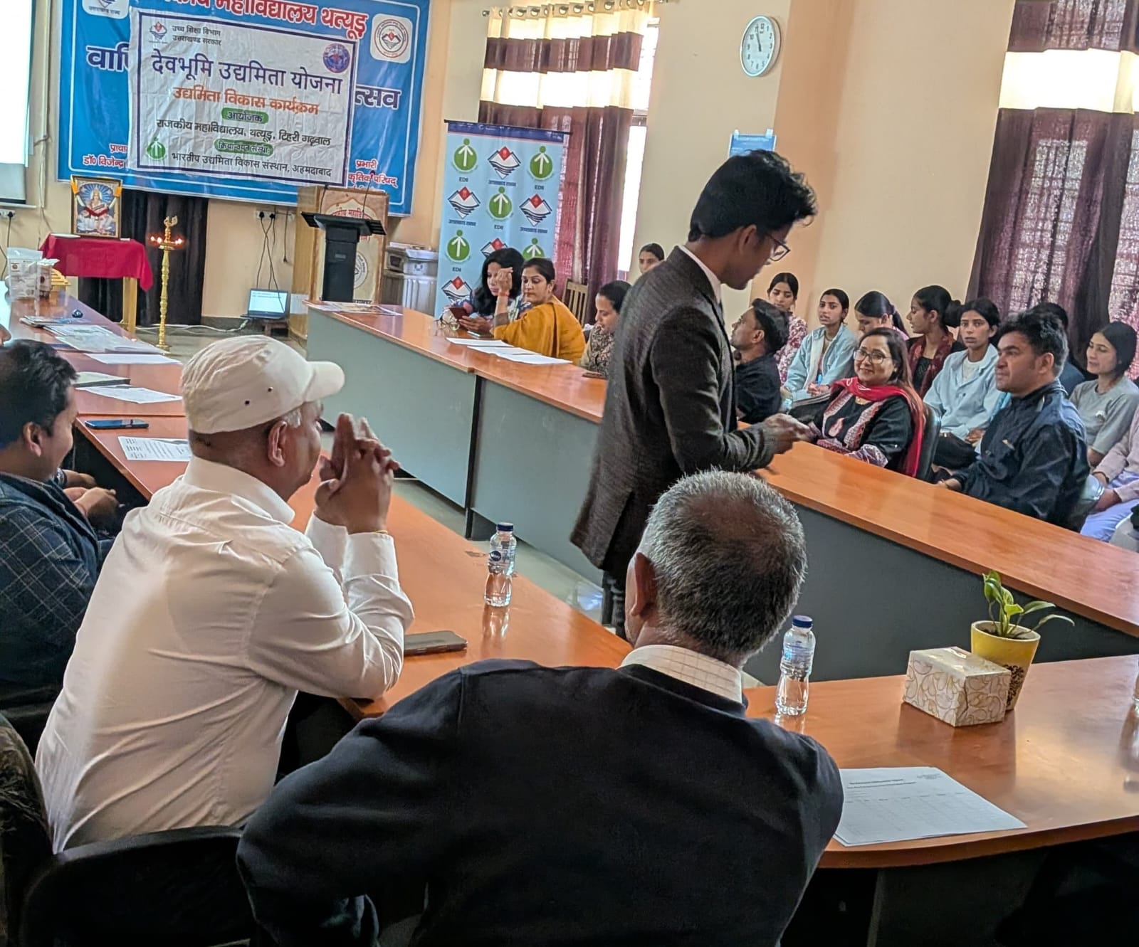 राजकीय महाविद्यालय थत्यूड़ में देवभूमि उद्यमिता योजना के अंतर्गत हुआ अभिविन्यास कार्यक्रम