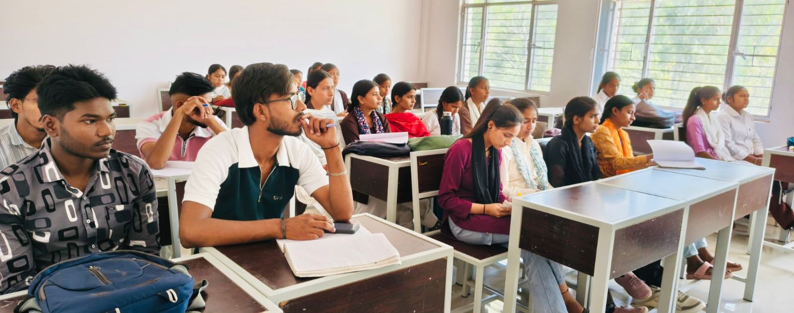 मीठीबेरी महाविद्यालय में दस दिवसीय कार्यशाला में चौथे दिन एम. एस.ऑफिस के गुर सिखाए