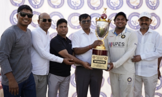 अंडर 19 क्रिकेट टूर्नामेंट की विजेता बनी आयुष क्रिकेट एकेडमी 