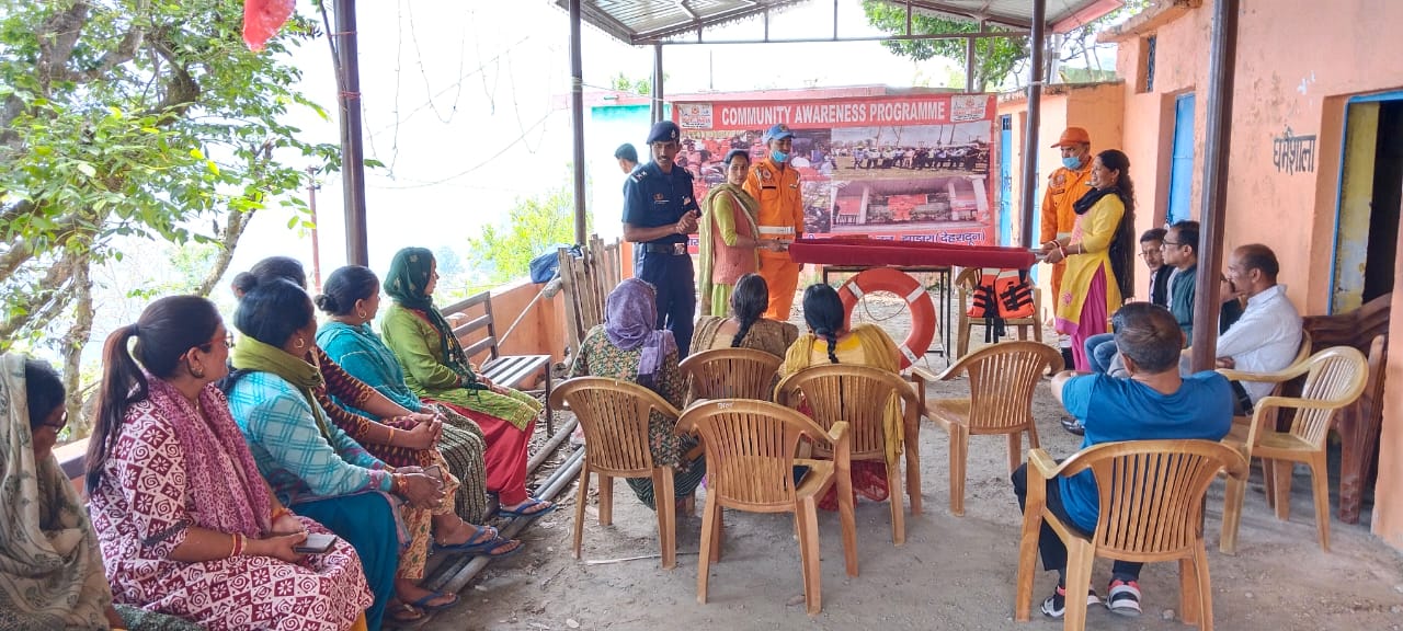 आपदा प्रबंधन प्राधिकरण ने किया गजा मे लोगों को जागरूक
