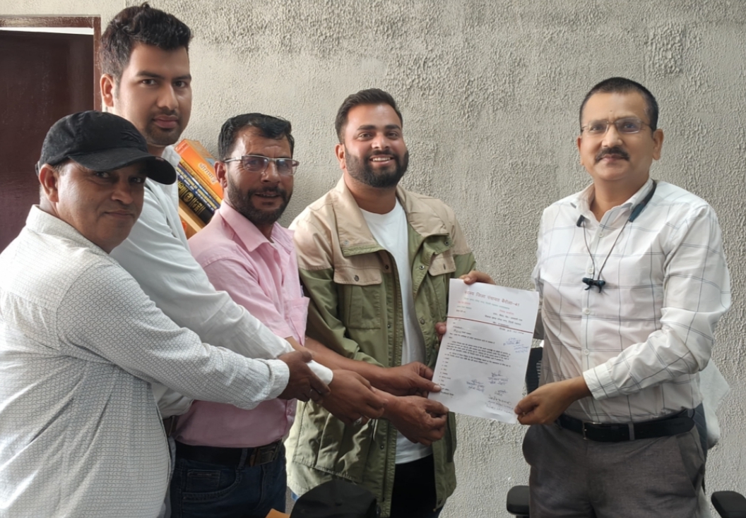उपजिलाधिकारी नरेंद्र नगर से मुलाकात कर समस्याओं से अवगत कराया