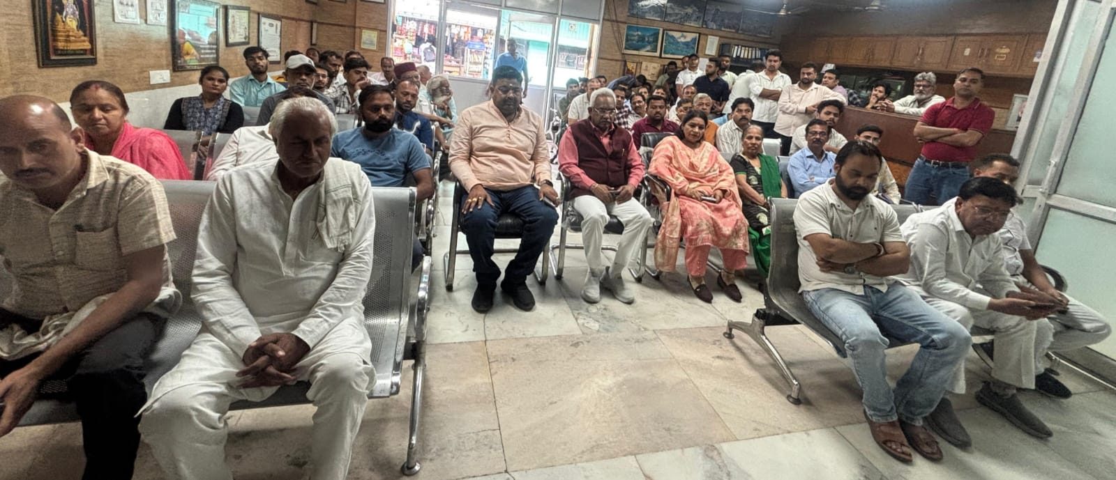 कैबिनेट मंत्री मदन कौशिक एवं महापौर किरण जैसल ने कार्यकर्ताओं एवं नागरिकों के साथ सुनी प्रधानमंत्री नरेंद्र मोदी का ‘मन की बात’