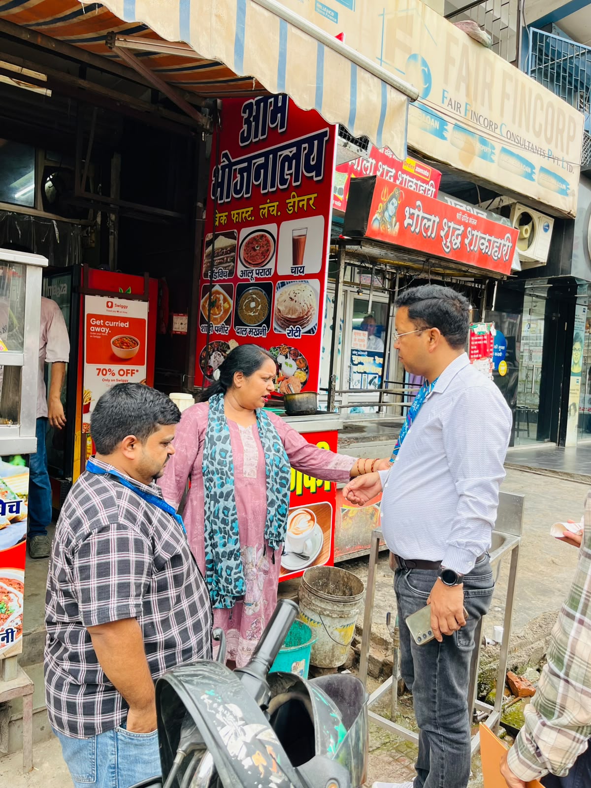 कांवड़ यात्रा को ध्यान में रखते हुए खाद्य सुरक्षा विभाग की बड़ी कार्रवाई, 53 खाद्य प्रतिष्ठानों का किया निरीक्षण