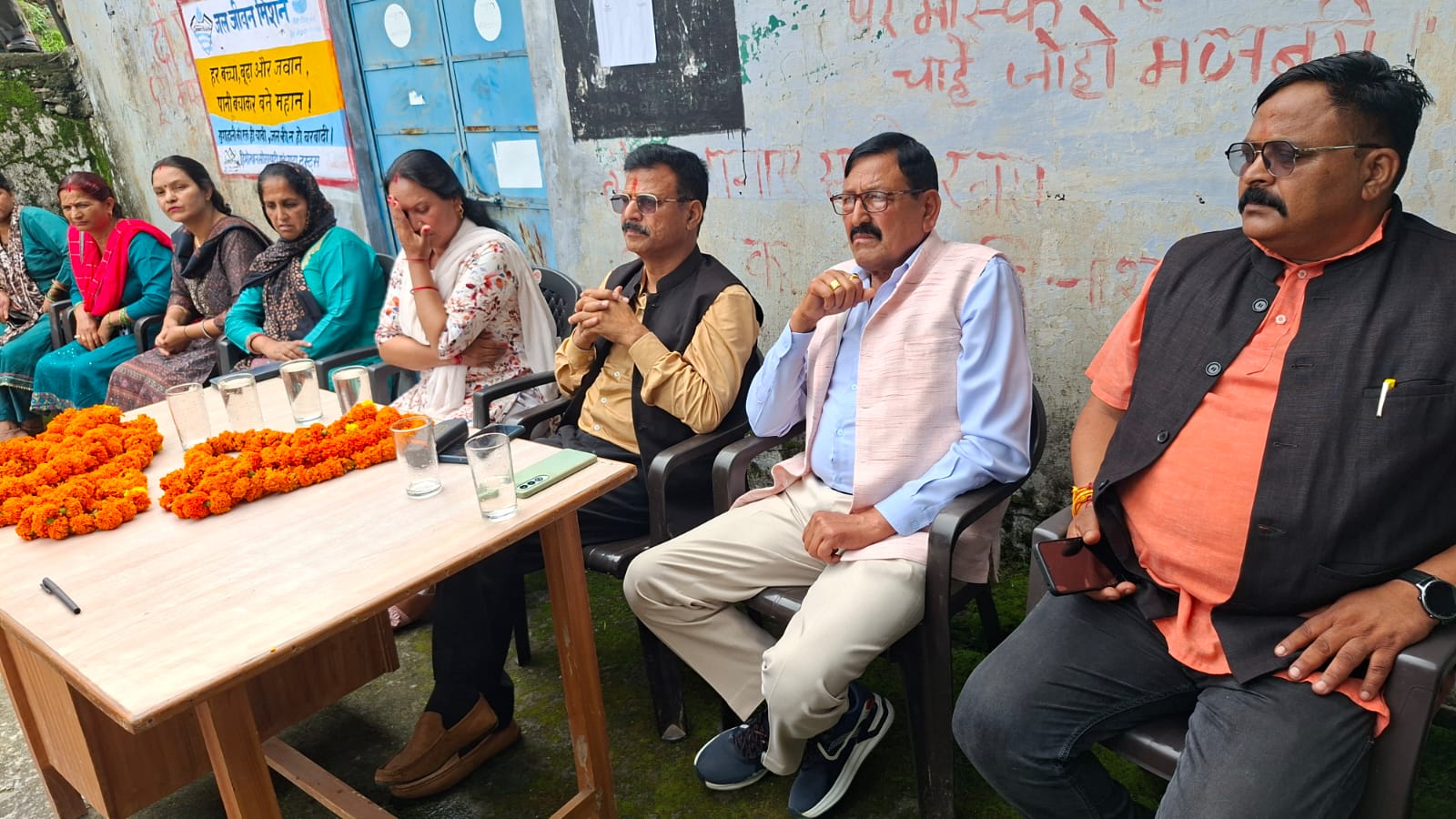 चम्बा- जनसंवाद कार्यक्रम में ग्रामीणों उठाई सडक, पेयजल एवं गैस की समस्याएं