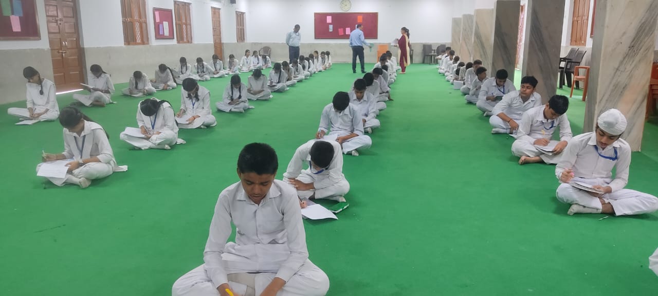 किशोर वर्ग विज्ञान प्रश्नमंच स्क्रीनिंग परीक्षा में 70 विद्यार्थियों ने दिखाई प्रतिभा