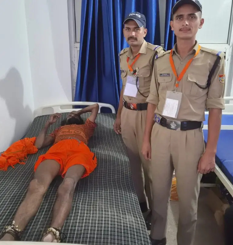 हरिद्वार पुलिस ने दिया मानवता और कर्तव्यनिष्ठा का परिचय,अचेत पड़े वृद्ध की बचाई जान