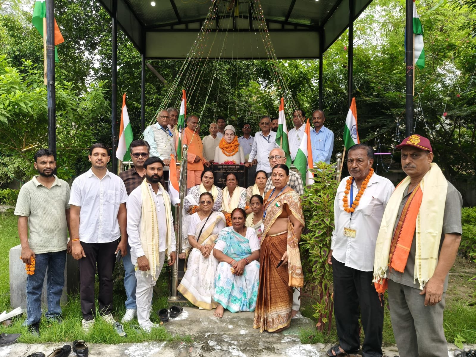 हरिद्वार प्रशासन ने स्वतंत्रता सेनानी परिवारों के वरिष्ठ प्रतिनिधियों को किया सम्मानित