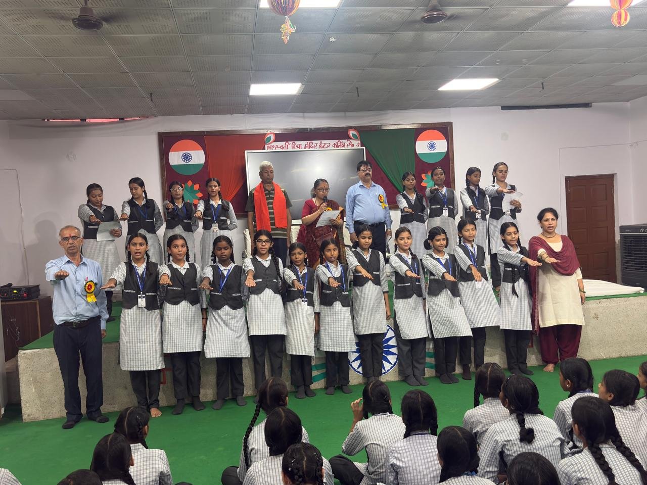 सरस्वती विद्या मंदिर इंटर कॉलेज, सेक्टर-2: कन्या भारती के पदाधिकारियों का शपथ ग्रहण समारोह संपन्न