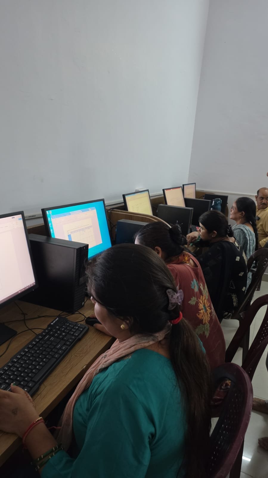 धनौरी पीजी कॉलेज में ग्रुप-सी कर्मचारियों के लिए तकनीकी एवं डिजिटल प्रशिक्षण सत्र का सफल समापन