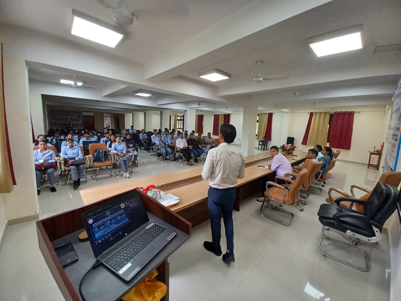 डिजिटल युग में साइबर सुरक्षा एवं सतर्कता को लेकर एक दिवसीय संगोष्ठी का किया आयोजन