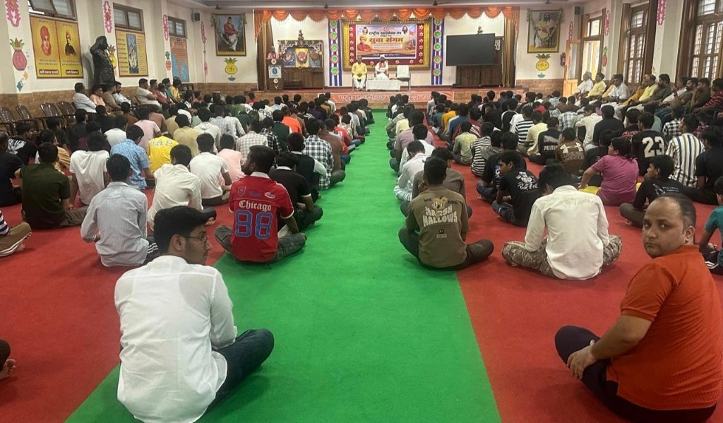 राष्ट्रीय स्वयंसेवक संघ के शताब्दी वर्ष के उपलक्ष में सरस्वती विद्या मंदिर मायापुर में युवा संगम का आयोजन