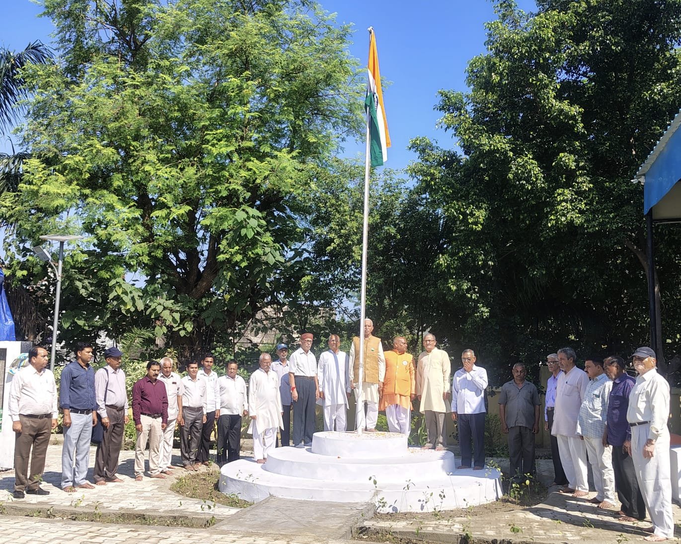 महापुरुषों की जयन्ती पर पुष्प ही न चढ़ाएं, बल्कि उनके आदर्शों को भी जीवन में धारण करें– जितेन्द्र रघुवंशी
